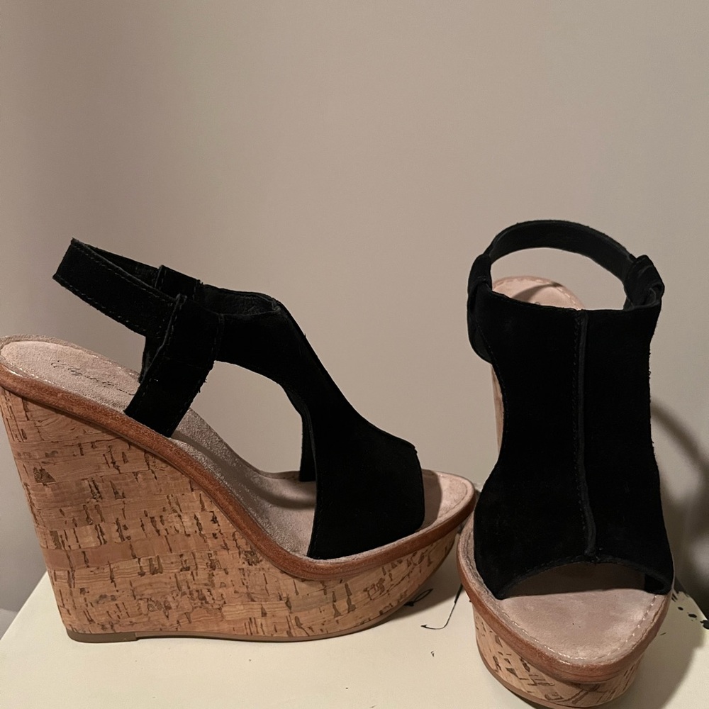 NEW. Elizabeth and James black suede wedges size 7 - Picture 10 of 11
